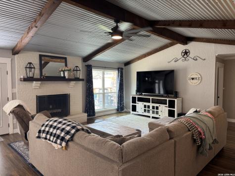 116 S Bluebonnet Drive Uvalde TX 78801