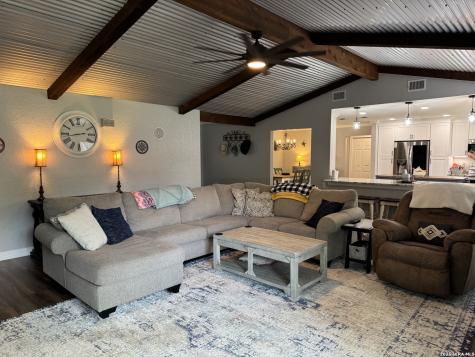 116 S Bluebonnet Drive Uvalde TX 78801