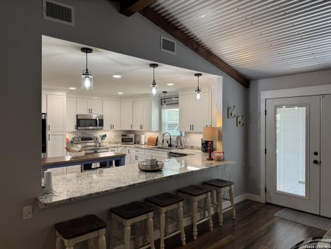 116 S Bluebonnet Drive Uvalde TX 78801