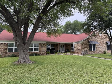 116 S Bluebonnet Drive Uvalde TX 78801