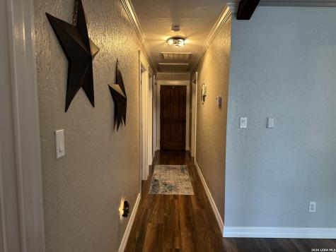 116 S Bluebonnet Drive Uvalde TX 78801