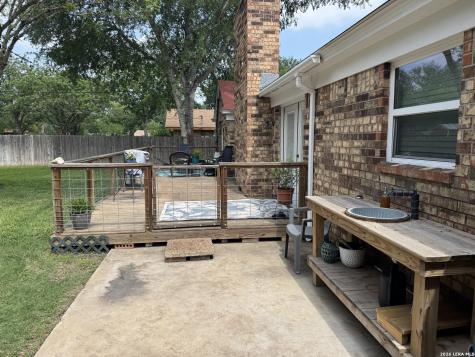 116 S Bluebonnet Drive Uvalde TX 78801