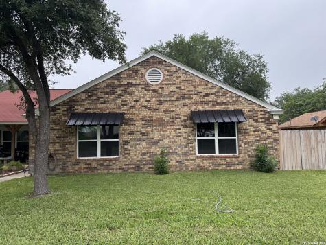 116 S Bluebonnet Drive Uvalde TX 78801