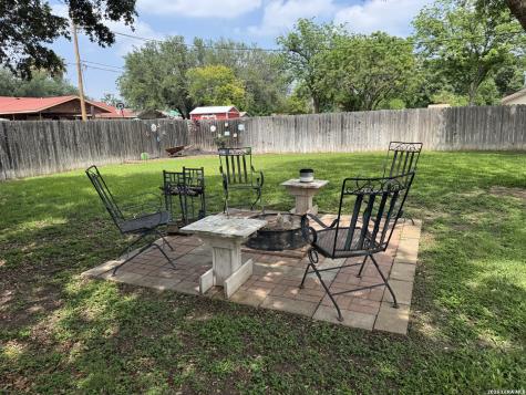 116 S Bluebonnet Drive Uvalde TX 78801