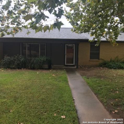 938 Betty Louise Poteet TX 78065
