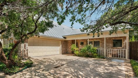 6 Cottesmore Court San Antonio TX 78218