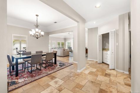 6 Cottesmore Court San Antonio TX 78218