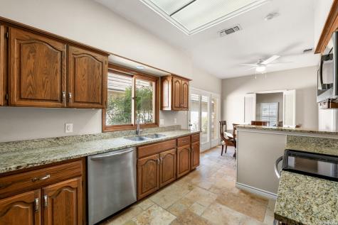 6 Cottesmore Court San Antonio TX 78218