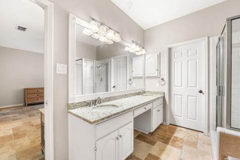 6 Cottesmore Court San Antonio TX 78218