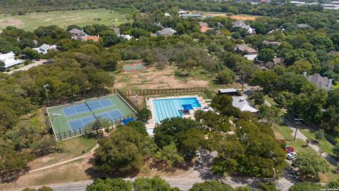 6 Cottesmore Court San Antonio TX 78218