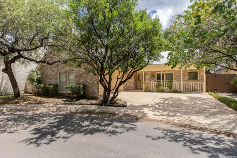 6 Cottesmore Court San Antonio TX 78218
