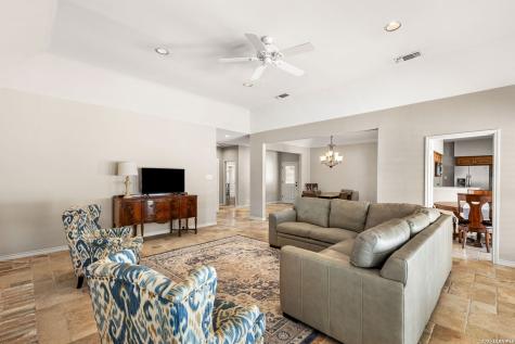 6 Cottesmore Court San Antonio TX 78218