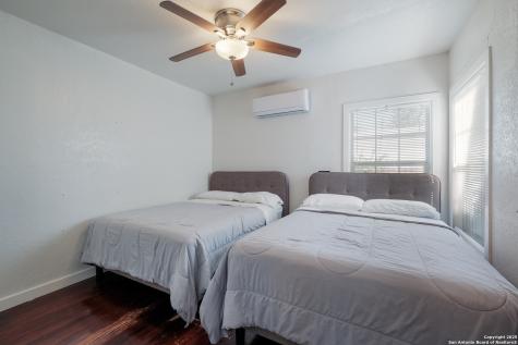 902 Fair San Antonio TX 78223