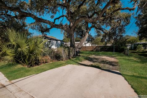 902 Fair San Antonio TX 78223