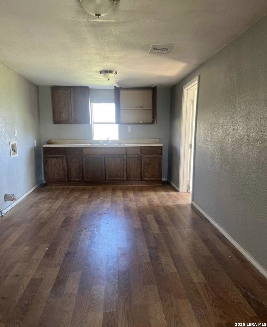 416 E Curtis Dilley TX 78017