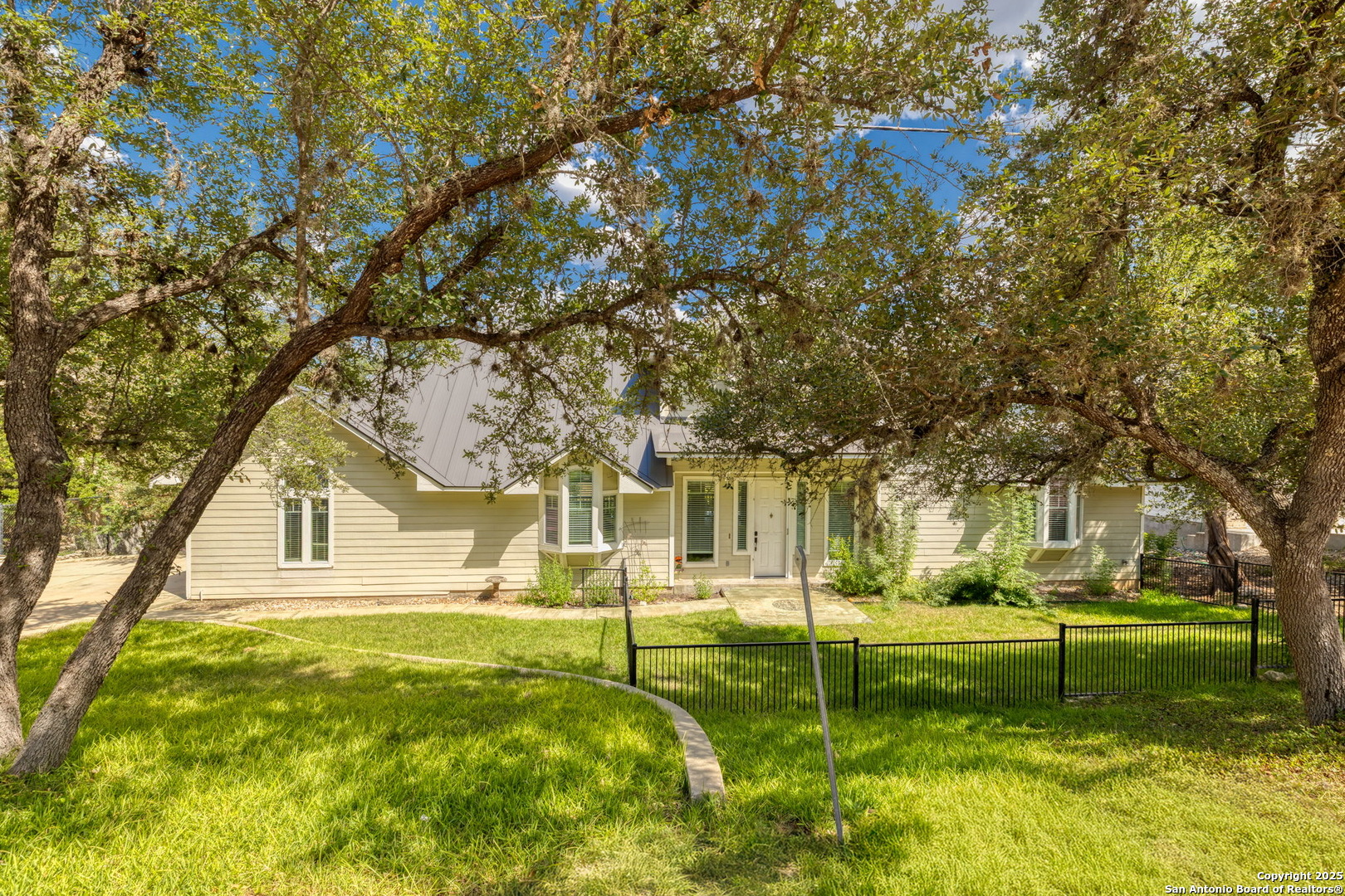 1761 Lakeside W Canyon Lake TX 78133
