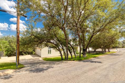 1761 Lakeside W Canyon Lake TX 78133