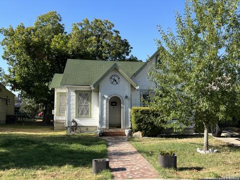 3252 W Ashby Place San Antonio TX 78228