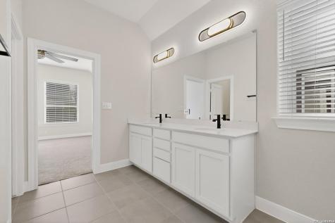 12684 Cotorra Springs San Antonio TX 78254