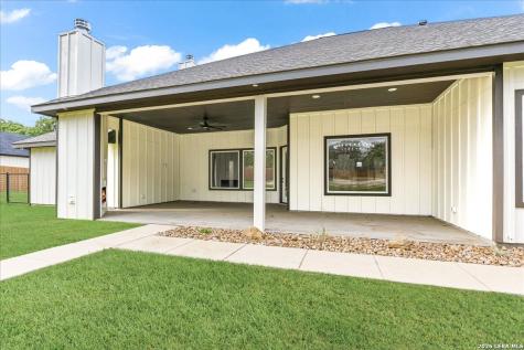 120 Timber Heights La Vernia TX 78121