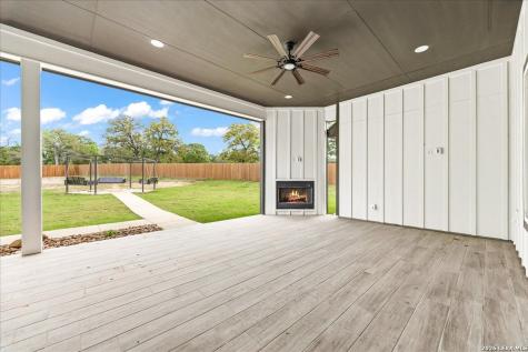 120 Timber Heights La Vernia TX 78121