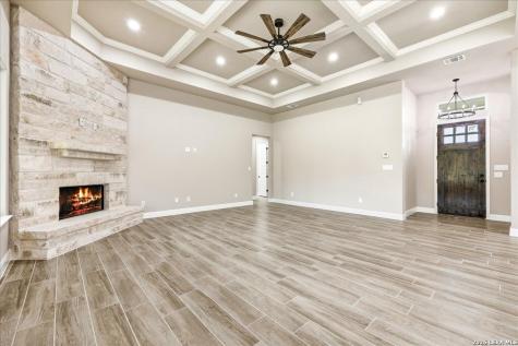 120 Timber Heights La Vernia TX 78121
