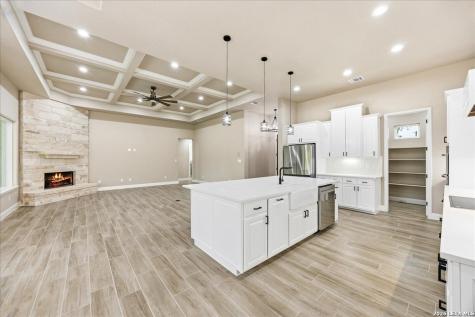 120 Timber Heights La Vernia TX 78121