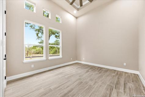 120 Timber Heights La Vernia TX 78121