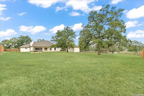 120 Timber Heights La Vernia TX 78121