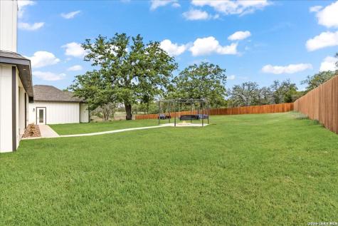 120 Timber Heights La Vernia TX 78121