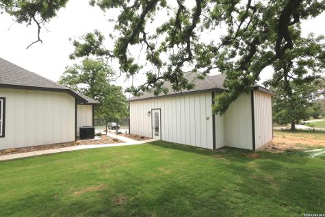 120 Timber Heights La Vernia TX 78121