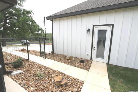 120 Timber Heights La Vernia TX 78121