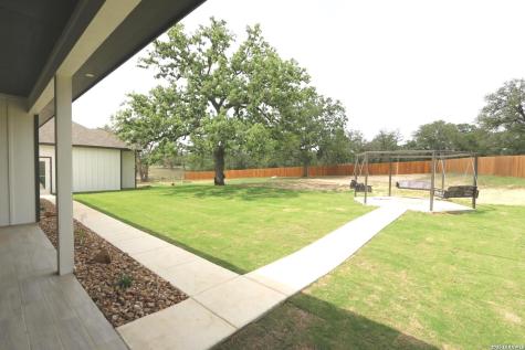 120 Timber Heights La Vernia TX 78121