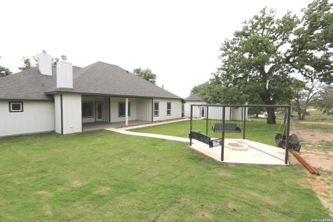 120 Timber Heights La Vernia TX 78121