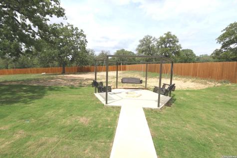 120 Timber Heights La Vernia TX 78121