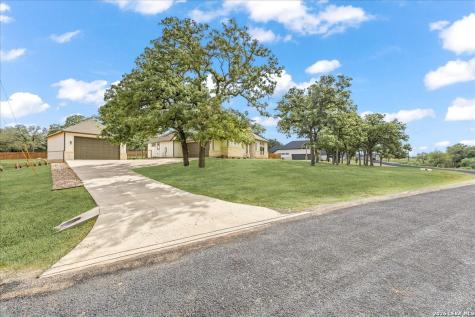 120 Timber Heights La Vernia TX 78121