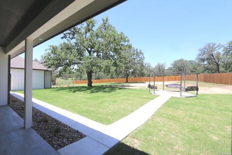 120 Timber Heights La Vernia TX 78121