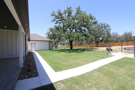 120 Timber Heights La Vernia TX 78121