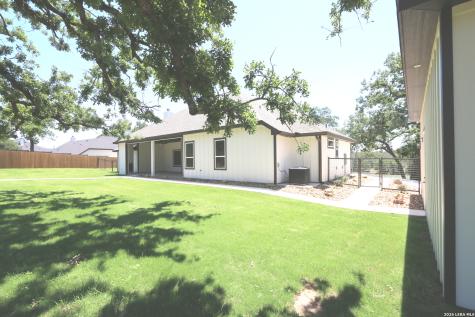 120 Timber Heights La Vernia TX 78121