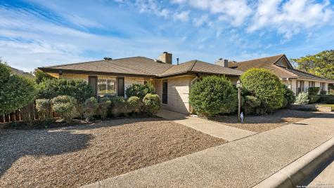 6014 Crescent Falls Windcrest TX 78239