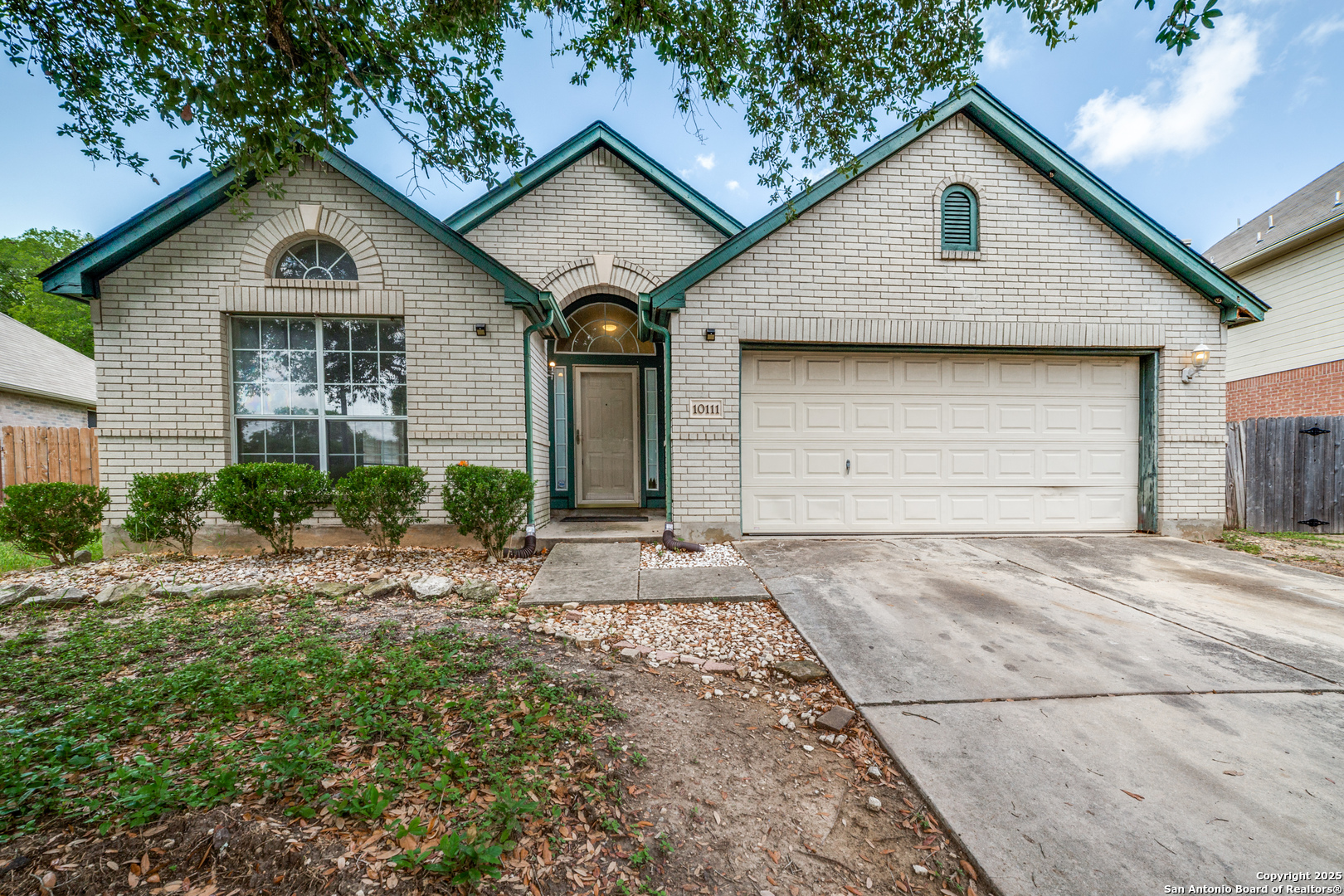 10111 Mission Creek Converse TX 78109