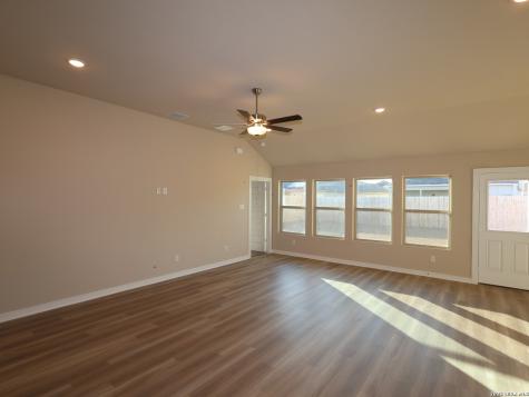 8507 Rucker Pond Trail San Antonio TX 78252