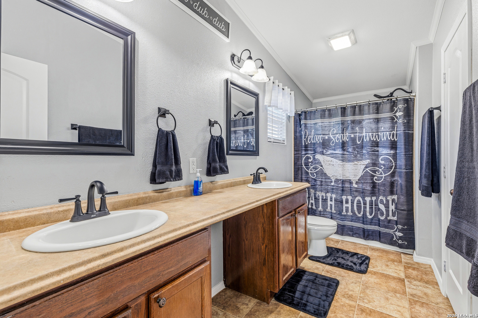 3876 County Road 427 Stockdale TX 78160