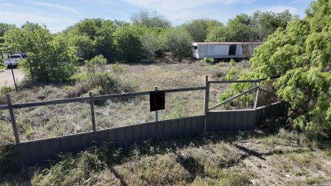 1419 Kayroe Adkins TX 78101