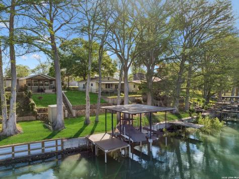 230 Lee Street Seguin TX 78155