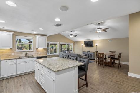 230 Lee Street Seguin TX 78155