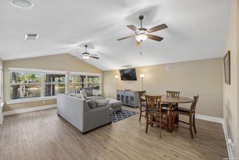 230 Lee Street Seguin TX 78155