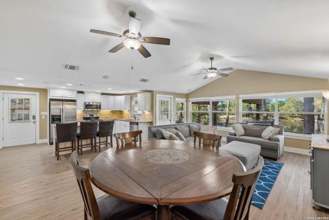 230 Lee Street Seguin TX 78155