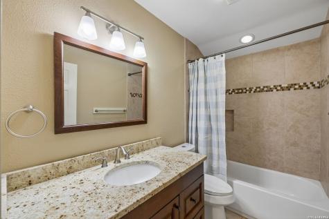 230 Lee Street Seguin TX 78155