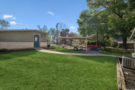 230 Lee Street Seguin TX 78155